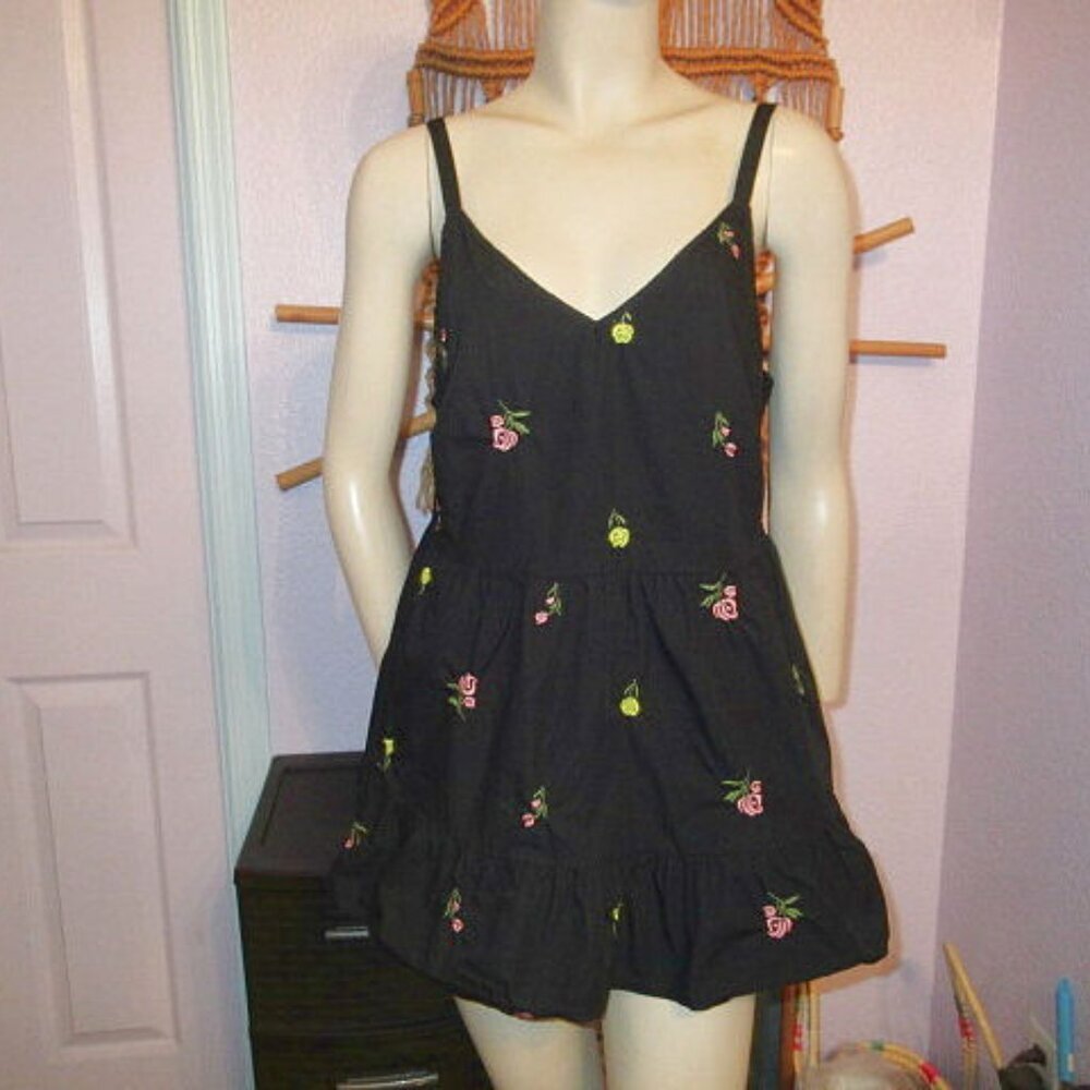 Bloomchic Whimsigoth Fairy Tiered Babydoll Top Size 10 L Embroidered Sleeveless